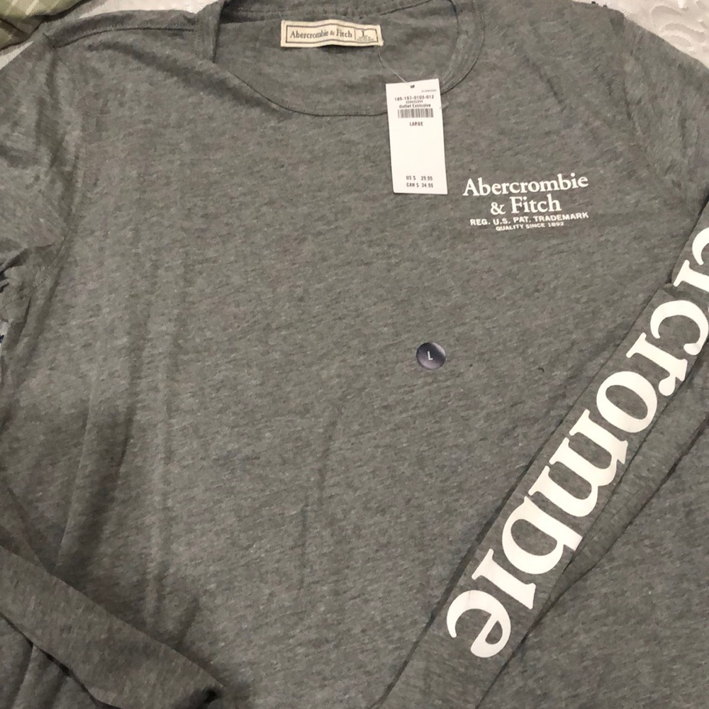 Abercrombie nwt women’s tee